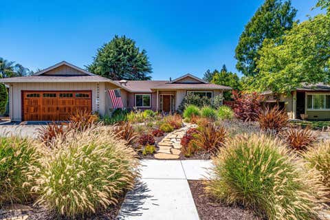 Photo of 113 Sherwood Drive, Santa Rosa, CA 95405 (MLS # 326057294)