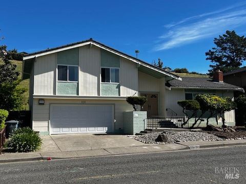 Photo of 638 E Fleming Avenue E, Vallejo, CA 94591 (MLS # 326025263)