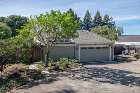 Photo of 3035 Las Mesitas Drive, Santa Rosa, CA 95405 (MLS # 326025183)