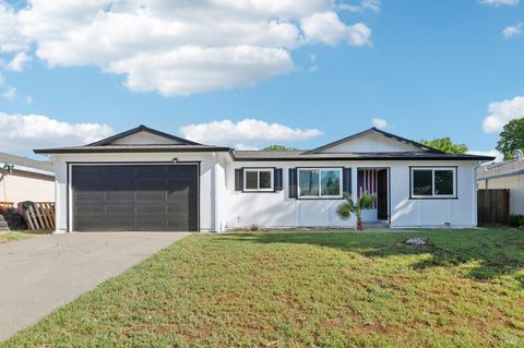 Photo of 730 Park Drive, Dixon, CA 95620 (MLS # 326032384)