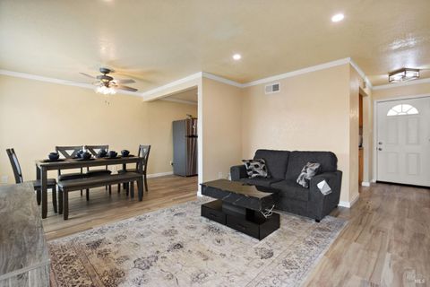 Photo of 942 5th Street, Vallejo, CA 94590 (MLS # 326027317)