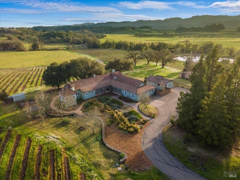 Photo of 910 Lytton Springs Road, Healdsburg, CA 95448 (MLS # 326012134)