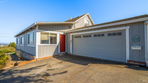 Photo of 395 Monte Vista Lane, Petaluma, CA 94952 (MLS # 326074290)