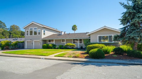 Photo of 4 Teakwood Court, San Rafael, CA 94901 (MLS # 326082447)