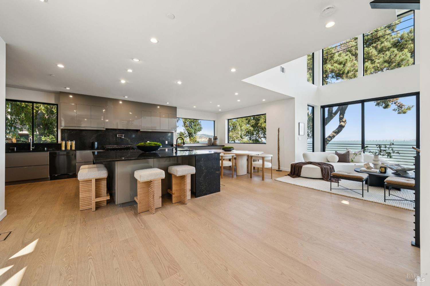 5030 Paradise Drive