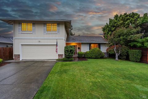 Photo of 812 Marguerite Way, Petaluma, CA 94954 (MLS # 326030724)