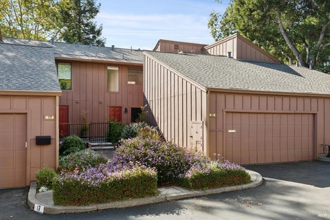 Photo of 21 Prairie Falcon Drive, Novato, CA 94949 (MLS # 326078784)