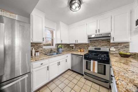 Photo of 1757 Burgundy Court, Petaluma, CA 94954 (MLS # 326032247)