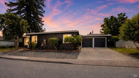 Photo of 1924 Diamond Court, Santa Rosa, CA 95404 (MLS # 326050083)