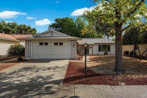 Photo of 109 Rainier Circle, Vacaville, CA 95687 (MLS # 326074493)