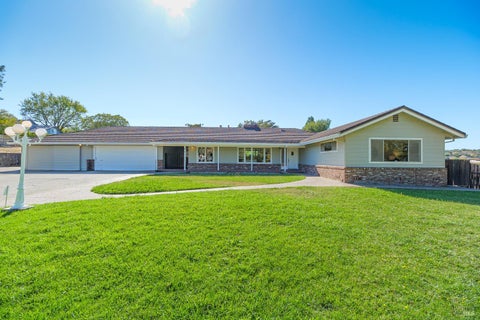 Photo of 4 Ranch Road, San Rafael, CA 94903 (MLS # 326074240)