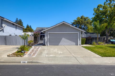 Photo of 755 Oakvale Way, Vacaville, CA 95687 (MLS # 326072831)