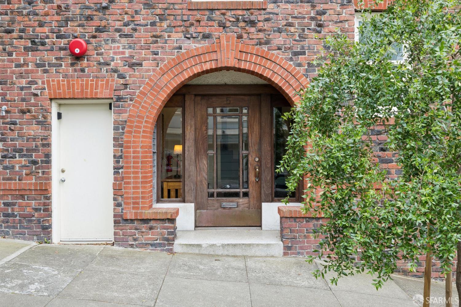 5 Alma Street