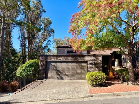 Photo of 221 El Faisan Drive, San Rafael, CA 94903 (MLS # 326075994)