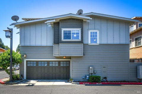 Photo of 127 Valley Oak Drive, Napa, CA 94558 (MLS # 326048999)