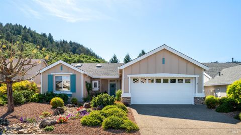 Photo of 215 Albany Street, Cloverdale, CA 95425 (MLS # 326028887)