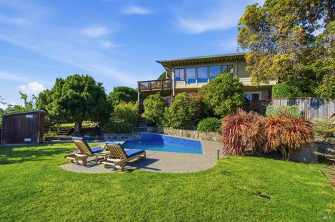 Photo of 11 Saint Bernard Lane, Tiburon, CA 94920 (MLS # 326038160)