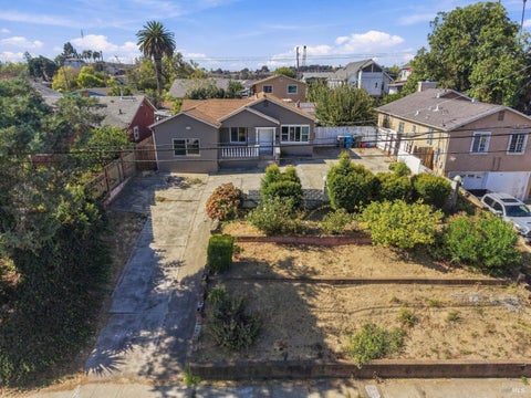Photo of 427 5th Street, Vallejo, CA 94590 (MLS # 326085442)