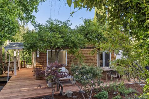 Photo of 514 Manzanita Avenue, Corte Madera, CA 94925 (MLS # 326042053)