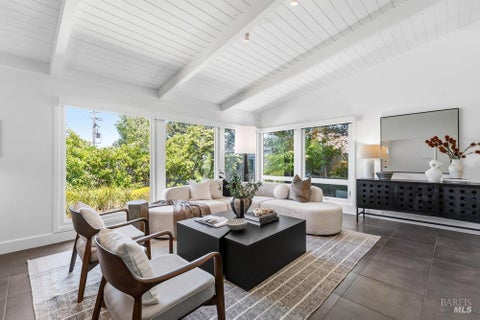 Photo of 5025 Paradise Drive, Tiburon, CA 94920 (MLS # 326048268)