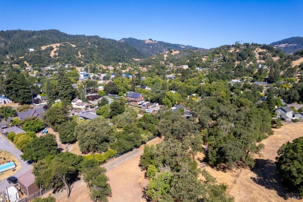 UNIVERSITY ST # A, CLOVERDALE, CA 95425 - Image 8cab441e826ef6fc536d2991c6154cd4/2278161237