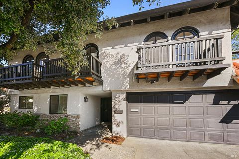 Photo of 91 Grande Paseo, San Rafael, CA 94903 (MLS # 326021187)