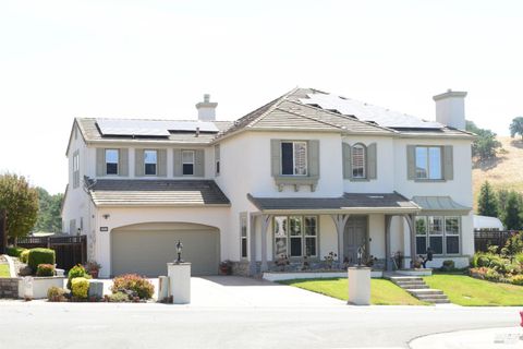 Photo of 2901 Pebble Beach Circle, Fairfield, CA 94534 (MLS # 326046795)