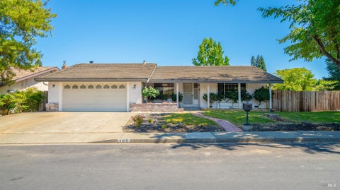 Photo of 100 Cheyenne Drive, Vacaville, CA 95688 (MLS # 326057537)