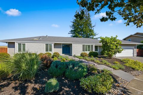 Photo of 3392 Royal Court, Napa, CA 94558 (MLS # 326045784)