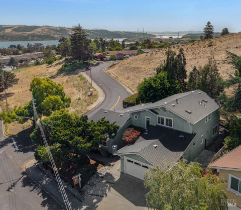 Photo of 101 Chelsea Hills Drive, Benicia, CA 94510 (MLS # 326064054)