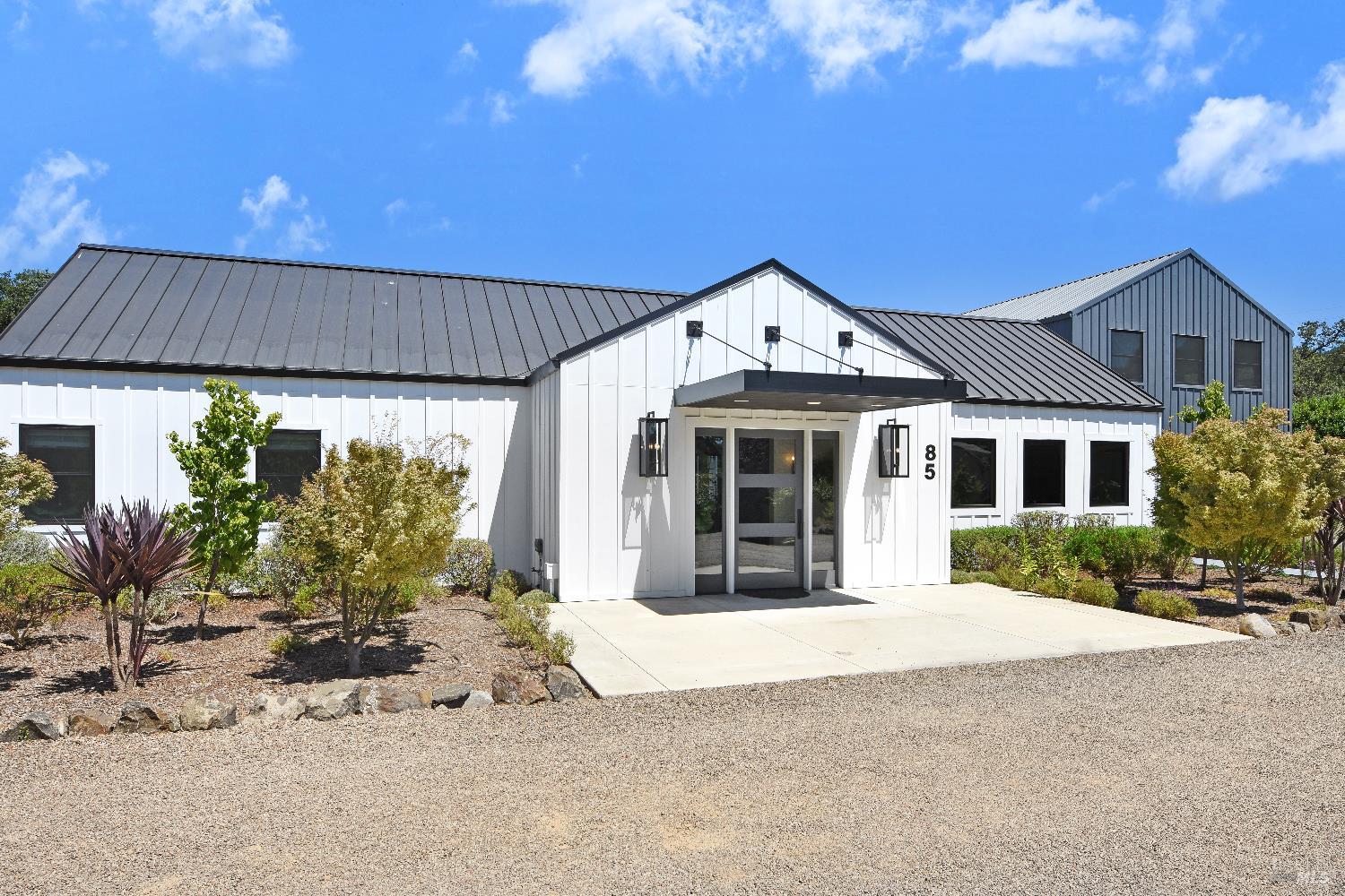 85 W Trinity Road
