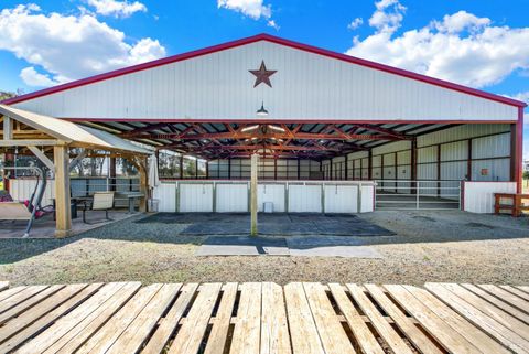 Photo of 6161 Circle C Lane, Dixon, CA 95620 (MLS # 326028879)