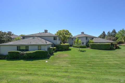 Photo of 46 Dockside Circle, San Rafael, CA 94903 (MLS # 326029145)