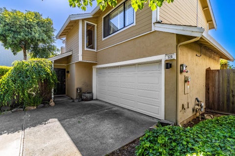 Photo of 528 Laurel Court, Benicia, CA 94510 (MLS # 326042837)