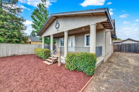 Photo of 1220 Illinois Street, Fairfield, CA 94533 (MLS # 326046798)