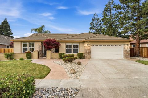 Photo of 715 Antiquity Drive, Fairfield, CA 94534 (MLS # 326025849)