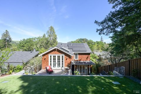 Photo of 216 Laurel Avenue, San Anselmo, CA 94960 (MLS # 326024515)