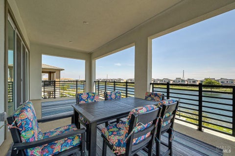 Photo of 2422 Shore Vista, Fairfield, CA 94533 (MLS # 326070204)