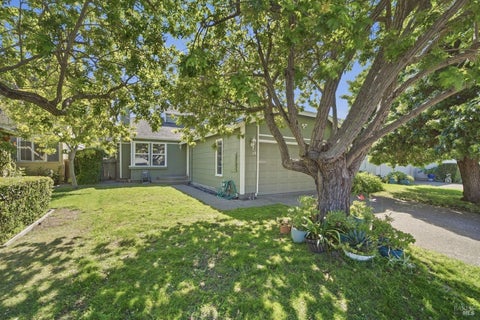 Photo of 108 Nantucket Cove, San Rafael, CA 94901 (MLS # 326078338)