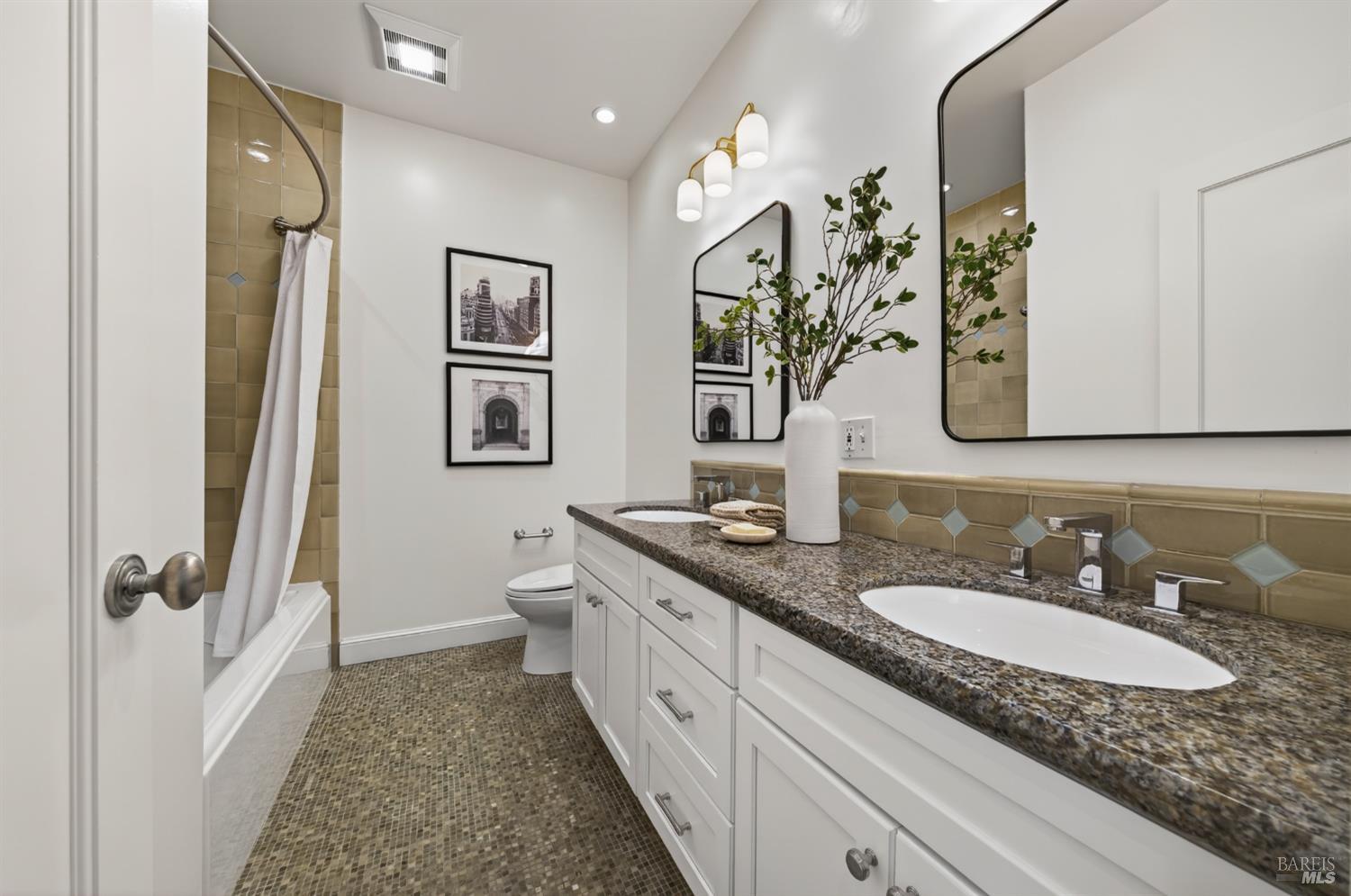 14 Sunny Oaks Drive