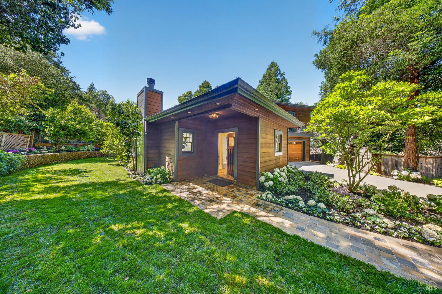 14 Sunny Oaks Drive