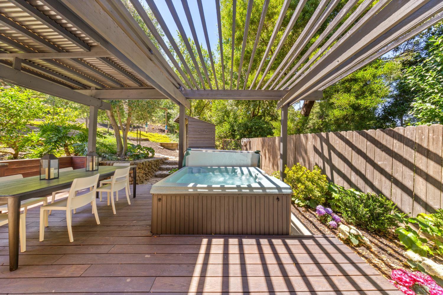 14 Sunny Oaks Drive
