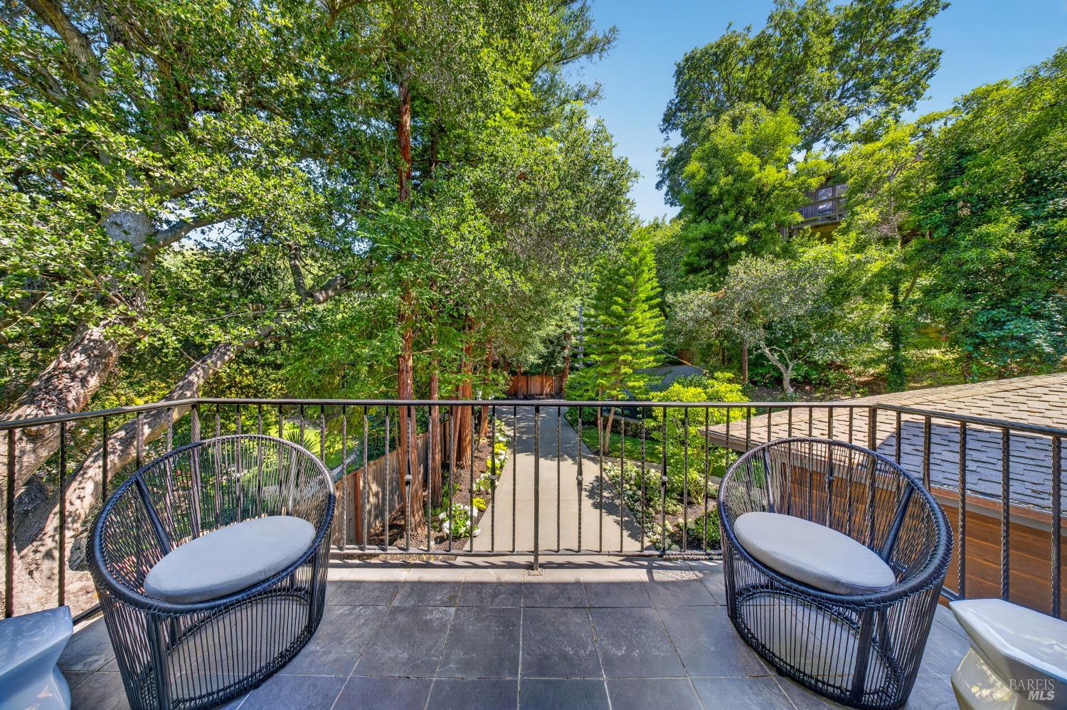 14 Sunny Oaks Drive
