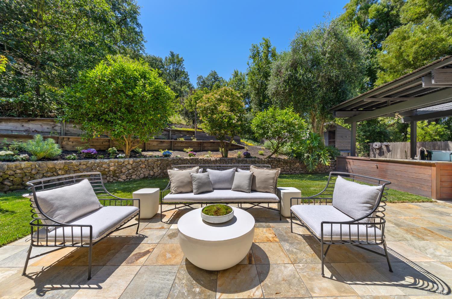 14 Sunny Oaks Drive