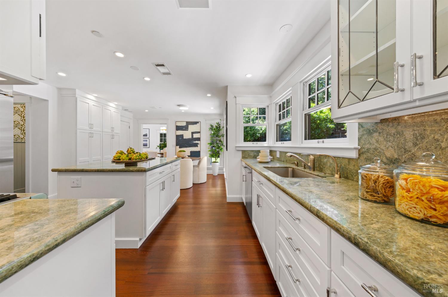 14 Sunny Oaks Drive