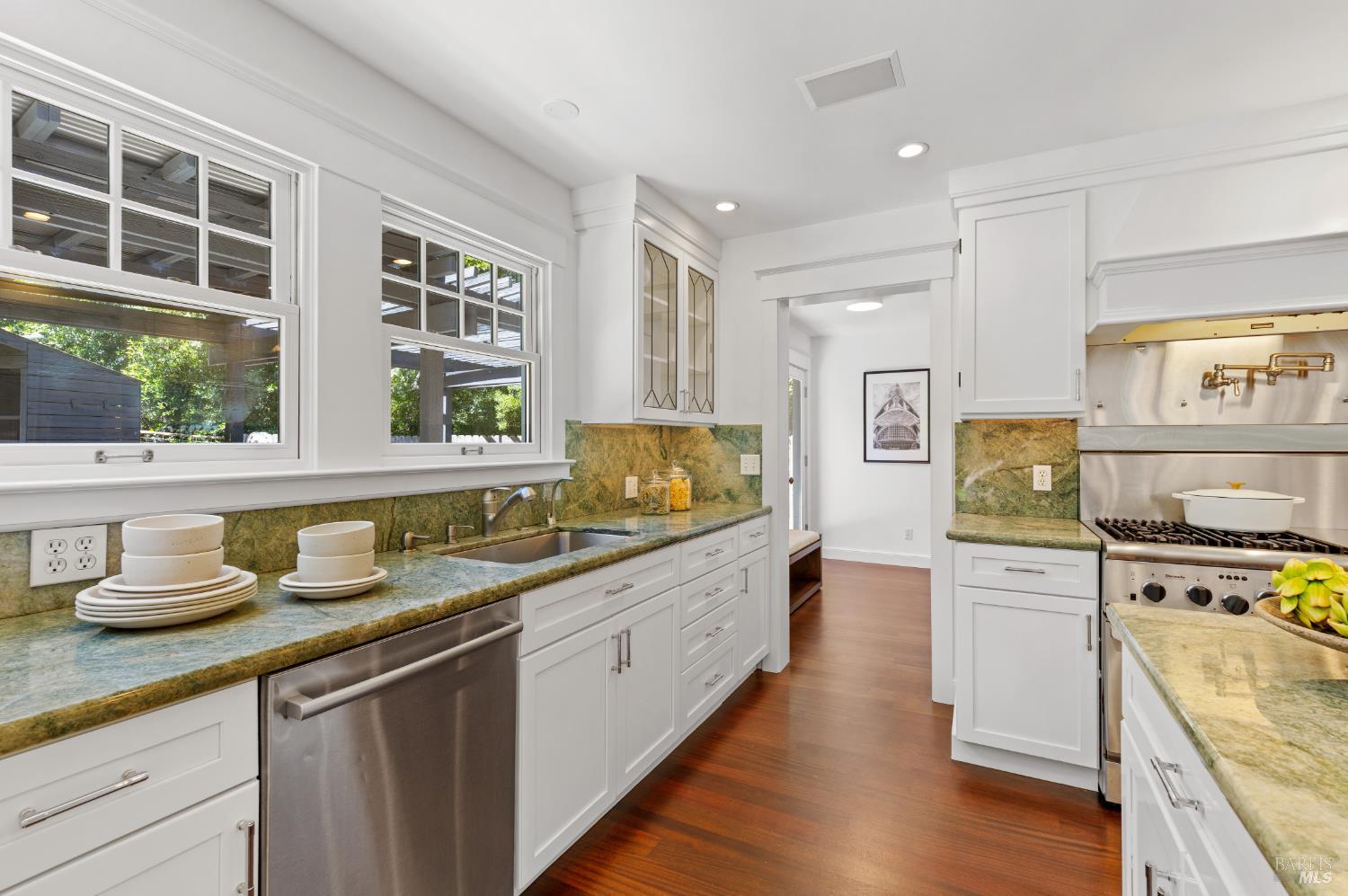 14 Sunny Oaks Drive