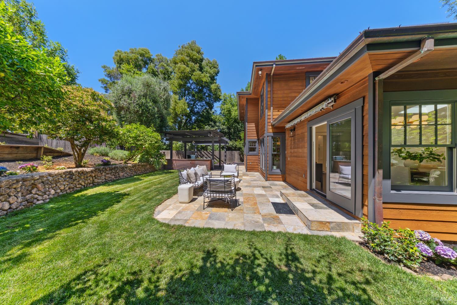 14 Sunny Oaks Drive