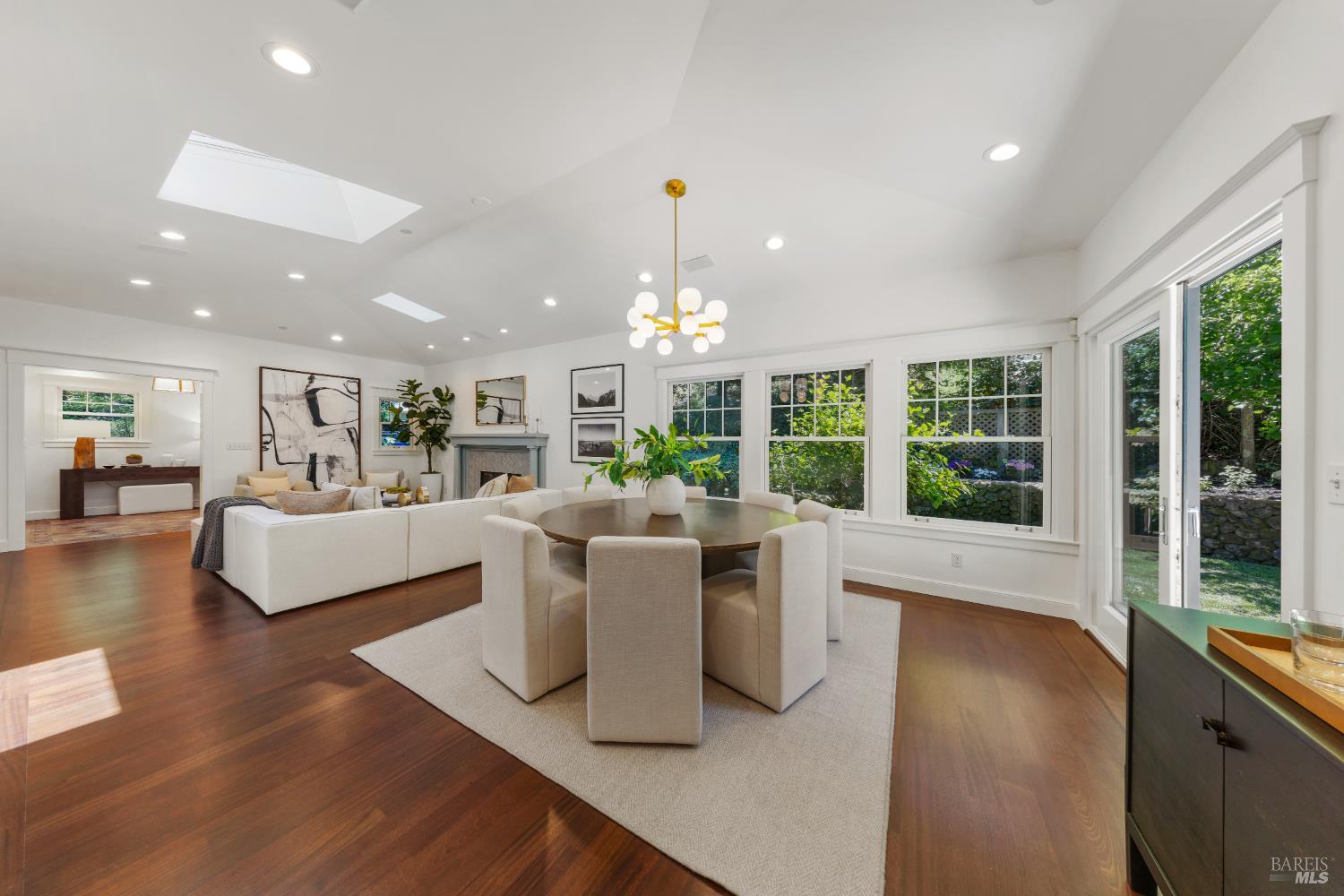 14 Sunny Oaks Drive