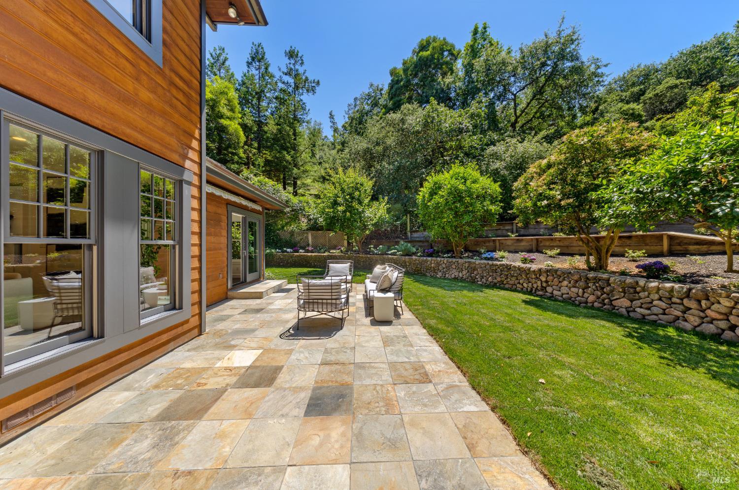 14 Sunny Oaks Drive