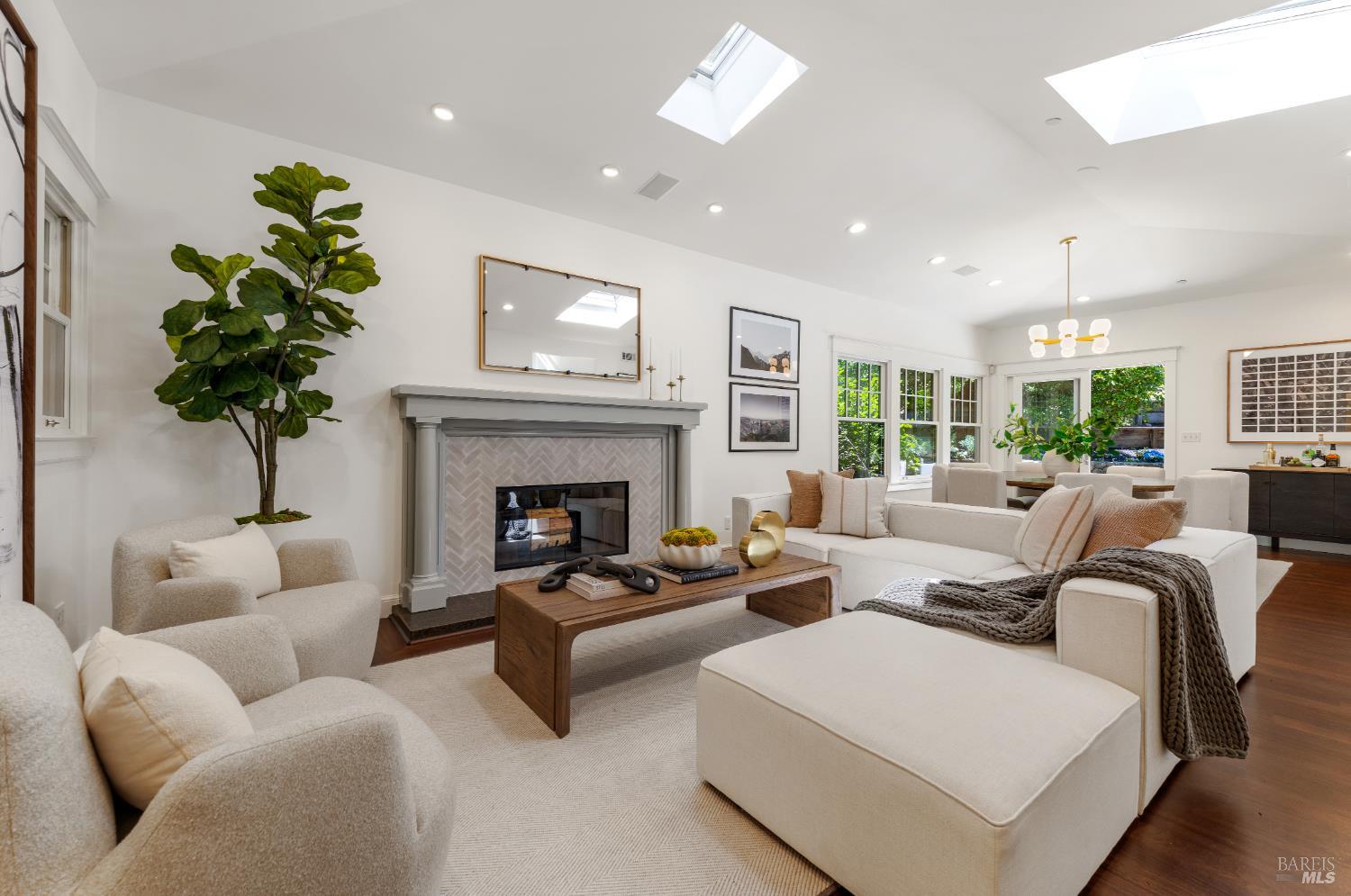 14 Sunny Oaks Drive